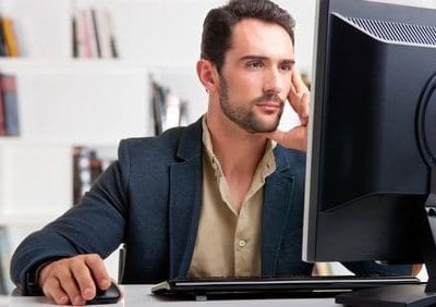 Trop d'ordi, mauvais pour la vue ? Par Dr Marc Timsit, chirurgien oculaire