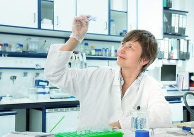 Prélèvement nasal avant opération : pourquoi ? Par Dr Mathieu Kuentz