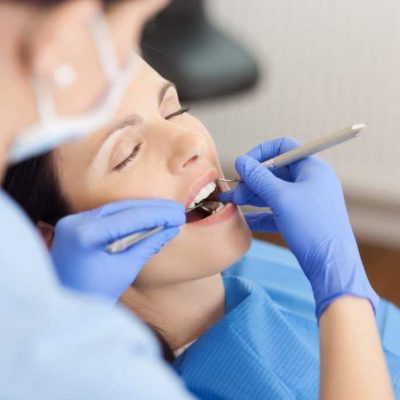 Maladie de Hodgkin: le traitement peut-il abîmer les dents ? 