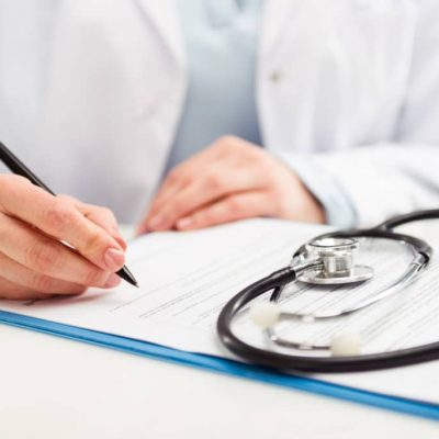 Douleur anale & saignements : quelles sont les causes ? Que faire ? Par le Dr Thierry Higuero