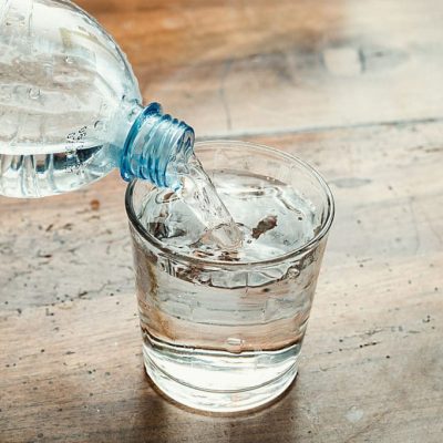 Pour une bonne digestion, vaut-il mieux boire pendant ou après le repas ?